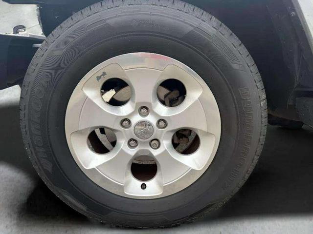Photo of 2014 Granite Crystal Clearcoat Metallic Jeep Wrangler Unlimited