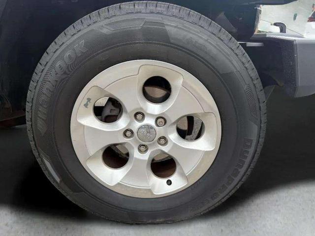 Photo of 2014 Granite Crystal Clearcoat Metallic Jeep Wrangler Unlimited