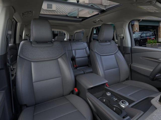 Photo of 2025 Space White Metallic Ford Explorer