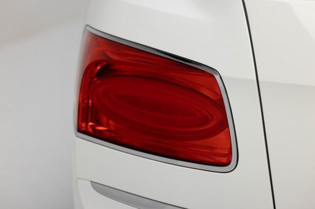 Photo of 2018 WHITE Bentley Flying Spur