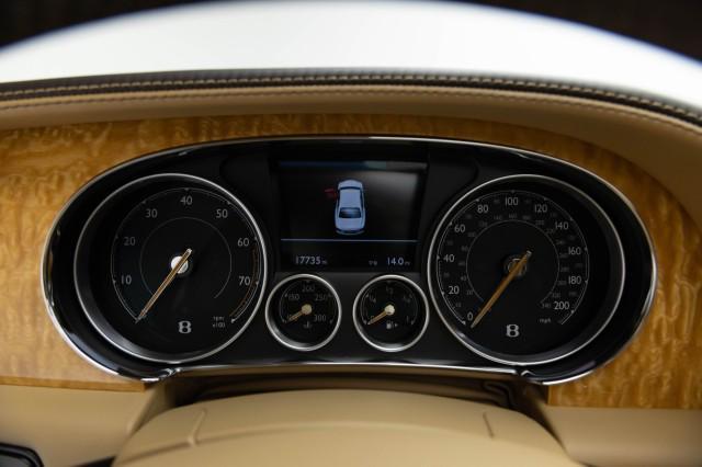Photo of 2018 WHITE Bentley Flying Spur