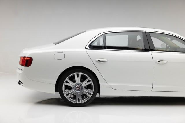 Photo of 2018 WHITE Bentley Flying Spur
