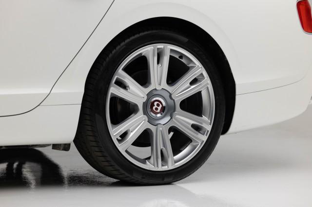 Photo of 2018 WHITE Bentley Flying Spur