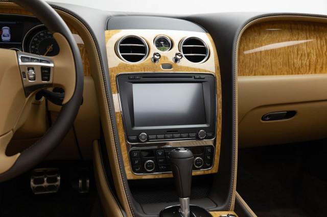 Photo of 2018 WHITE Bentley Flying Spur
