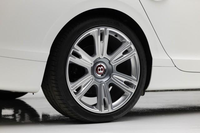 Photo of 2018 WHITE Bentley Flying Spur