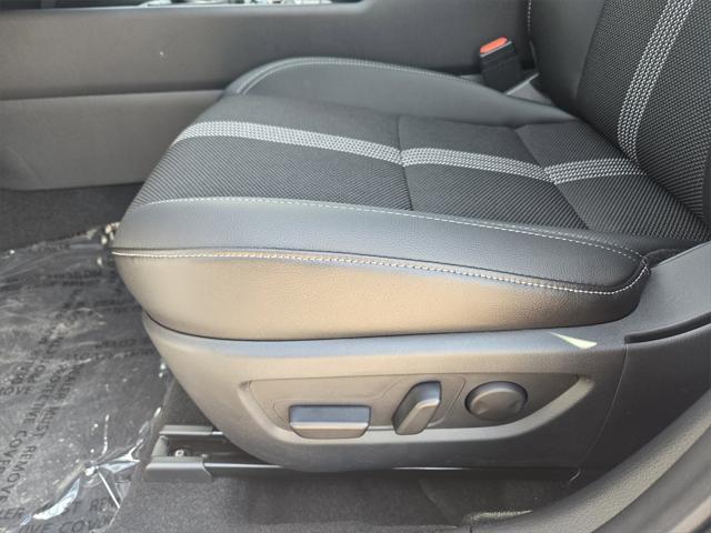 Photo of 2025 wind chill pearl Mazda CX-50
