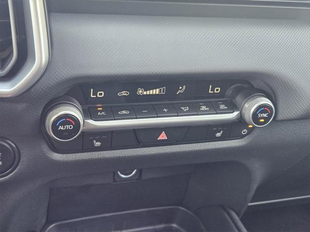 Photo of 2025 wind chill pearl Mazda CX-50