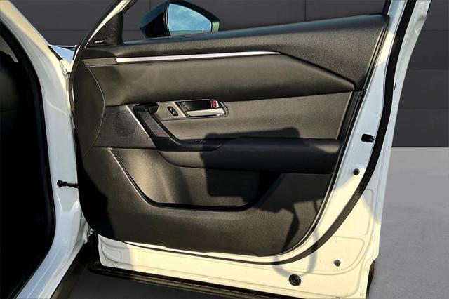Photo of 2025 Wind Chill Pearl Mazda CX-50