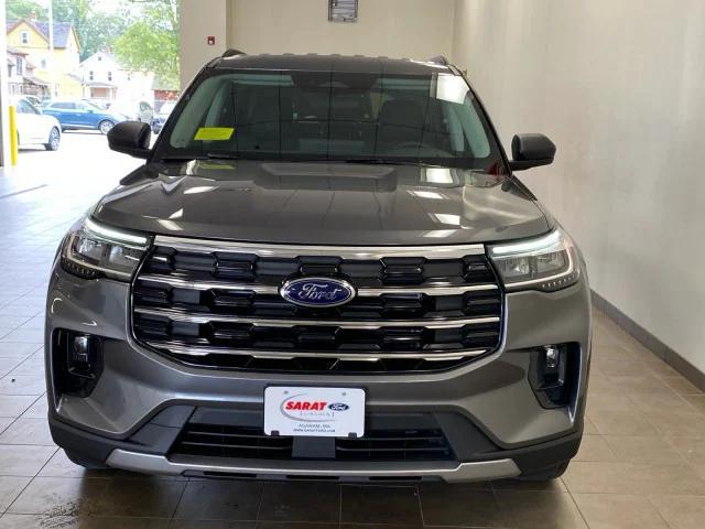 Photo of 2025 Carbonized Gray Metallic Ford Explorer