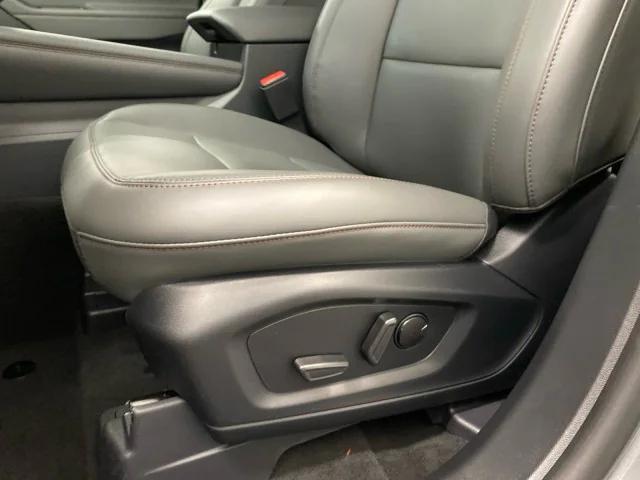 Photo of 2025 Carbonized Gray Metallic Ford Explorer