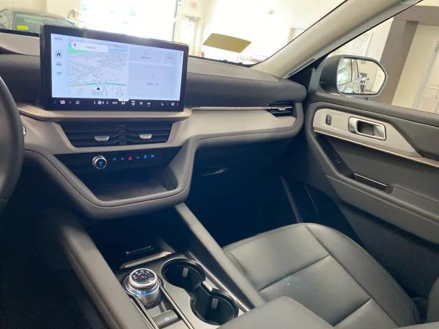 Photo of 2025 Carbonized Gray Metallic Ford Explorer