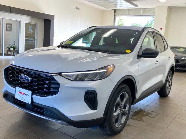 Photo of 2025 Space Silver Metallic Ford Escape