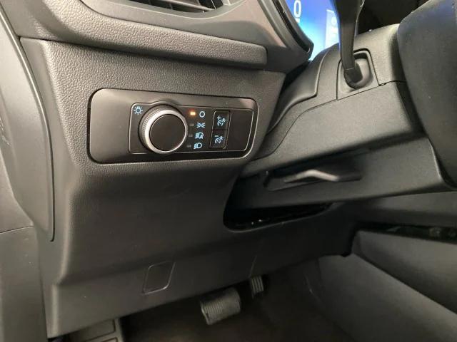 Photo of 2025 Star White Metallic Tri-Coat Ford Escape