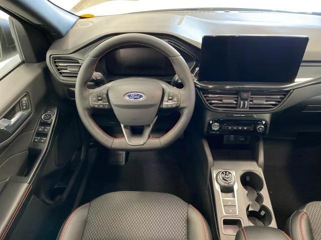 Photo of 2025 Star White Metallic Tri-Coat Ford Escape