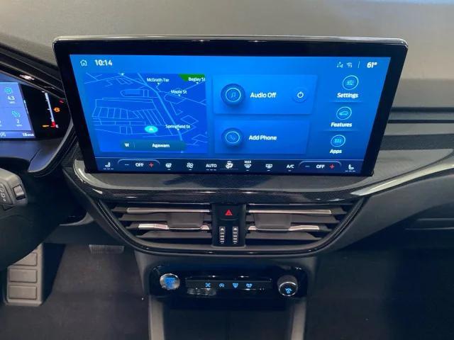 Photo of 2025 Star White Metallic Tri-Coat Ford Escape