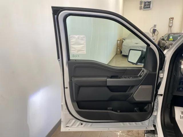 Photo of 2025 Oxford White Ford F-150