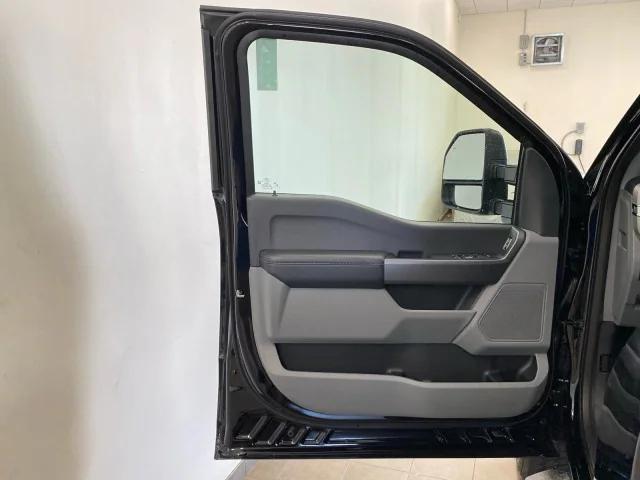 Photo of 2025 AGATE BLACK Ford F-250