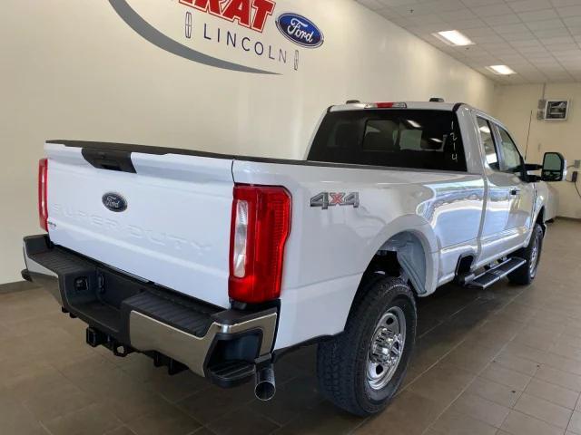 Photo of 2025 Oxford White Ford F-350