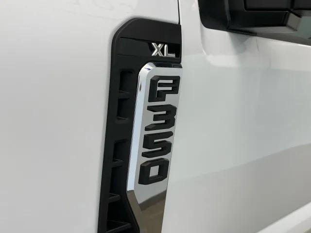 Photo of 2025 Oxford White Ford F-350