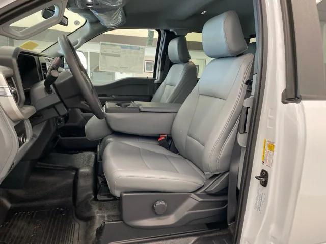 Photo of 2025 Oxford White Ford F-350