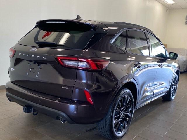 Photo of 2023 CINNABAR RED METALLIC Ford Escape