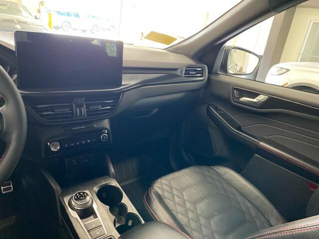 Photo of 2023 CINNABAR RED METALLIC Ford Escape