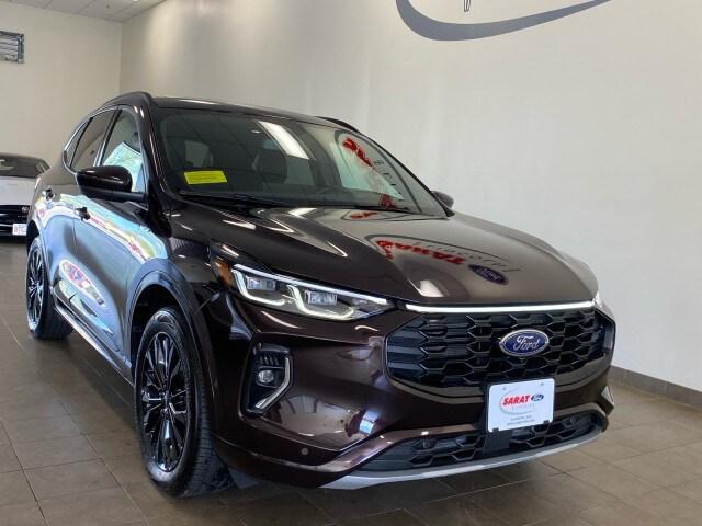 Photo of 2023 CINNABAR RED METALLIC Ford Escape