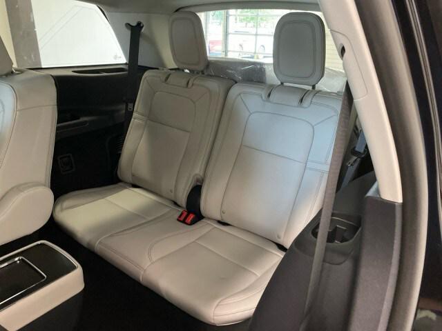 Photo of 2025 INFINITE BLACK MET CC Lincoln Aviator
