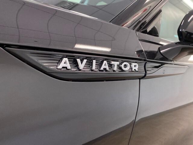 Photo of 2025 INFINITE BLACK MET CC Lincoln Aviator