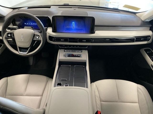 Photo of 2025 INFINITE BLACK MET CC Lincoln Aviator
