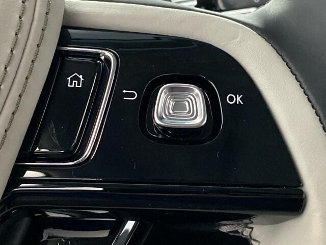 Photo of 2025 INFINITE BLACK MET CC Lincoln Aviator