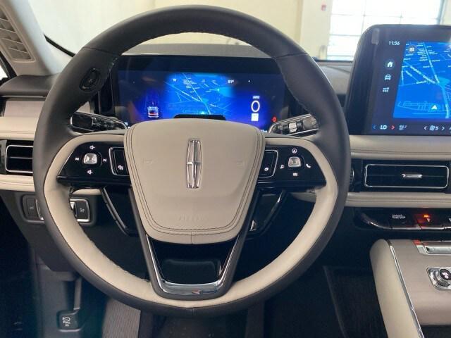 Photo of 2025 INFINITE BLACK MET CC Lincoln Aviator