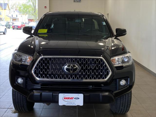 Photo of 2019 Midnight Black Metallic Toyota Tacoma
