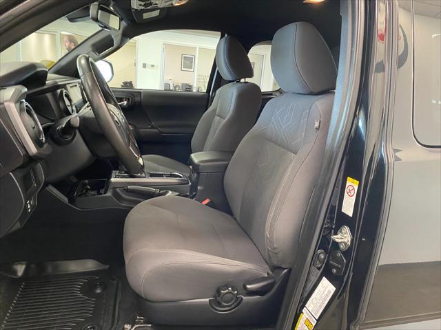 Photo of 2019 Midnight Black Metallic Toyota Tacoma