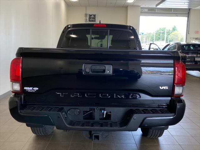 Photo of 2019 Midnight Black Metallic Toyota Tacoma