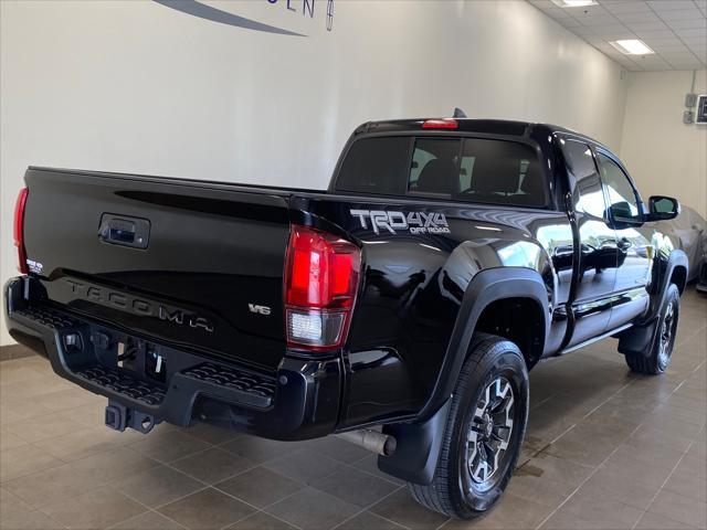 Photo of 2019 Midnight Black Metallic Toyota Tacoma
