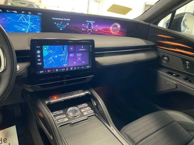 Photo of 2025 Lustrous Gray Metallic Lincoln Nautilus