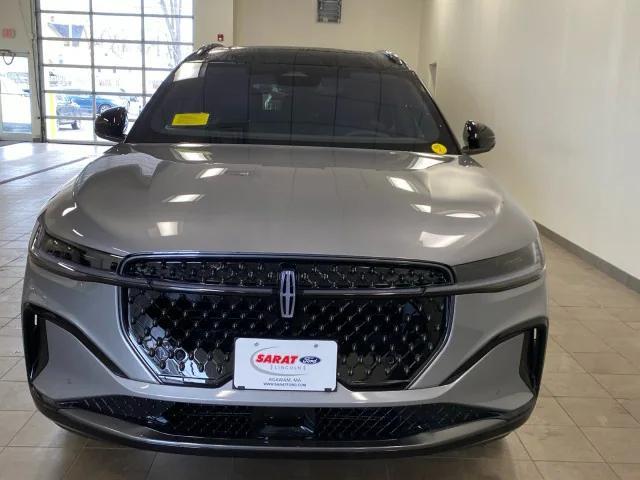 Photo of 2025 Lustrous Gray Metallic Lincoln Nautilus