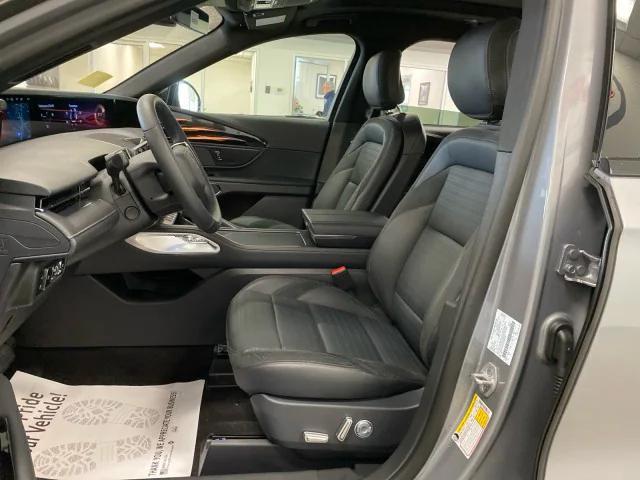 Photo of 2025 Lustrous Gray Metallic Lincoln Nautilus