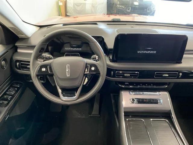 Photo of 2025 RED CARPET MET TC Lincoln Aviator