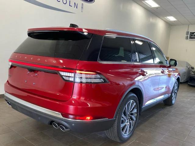 Photo of 2025 RED CARPET MET TC Lincoln Aviator