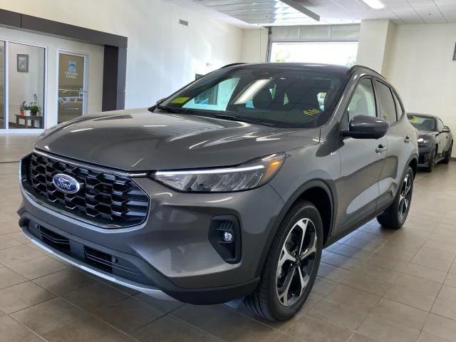 Photo of 2025 Carbonized Gray Metallic Ford Escape