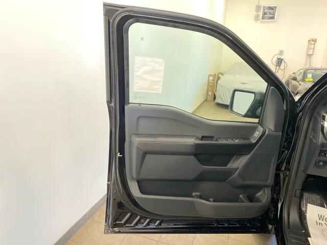 Photo of 2025 Agate Black Metallic Ford F-150