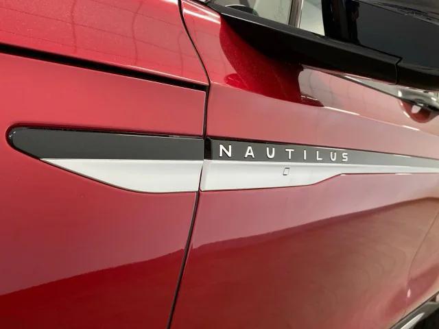 Photo of 2025 RED CARPET MET CC Lincoln Nautilus