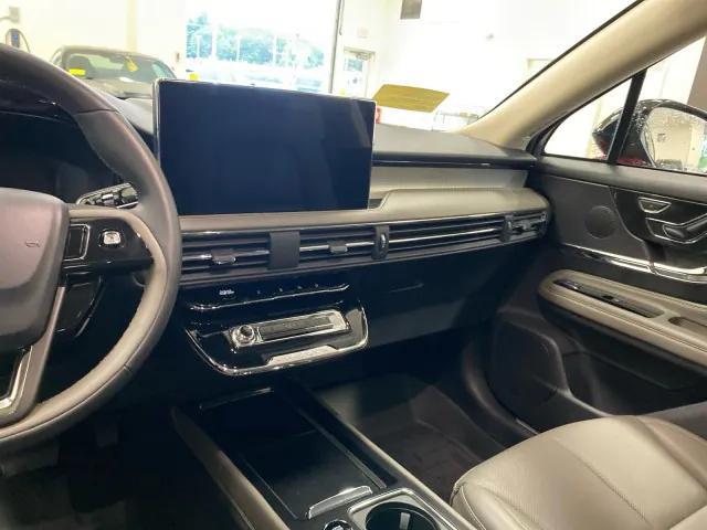 Photo of 2024 Red Carpet Metallic Tinted Clearcoat Lincoln Corsair
