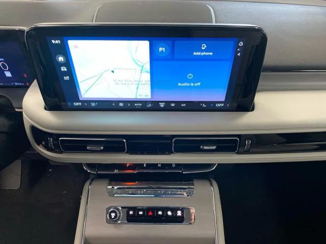 Photo of 2025 CRYSTAL WHITE MET CC Lincoln Aviator