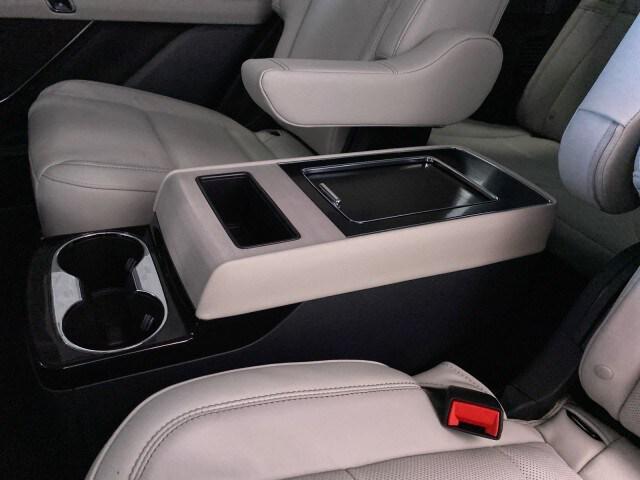 Photo of 2025 CRYSTAL WHITE MET CC Lincoln Aviator