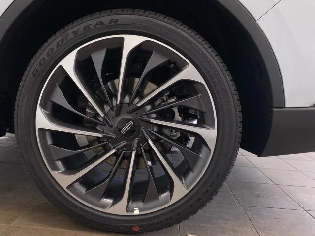 Photo of 2025 CRYSTAL WHITE MET CC Lincoln Aviator