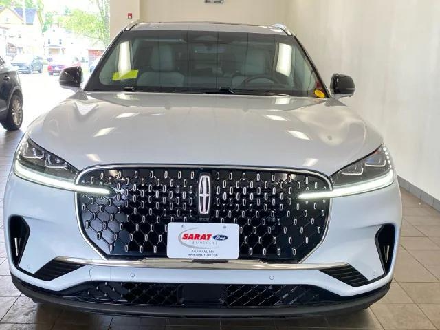 Photo of 2025 CRYSTAL WHITE MET CC Lincoln Aviator