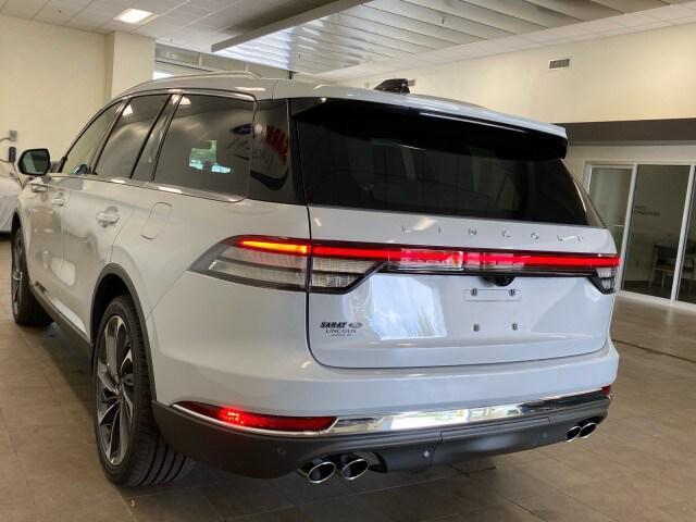 Photo of 2025 CRYSTAL WHITE MET CC Lincoln Aviator